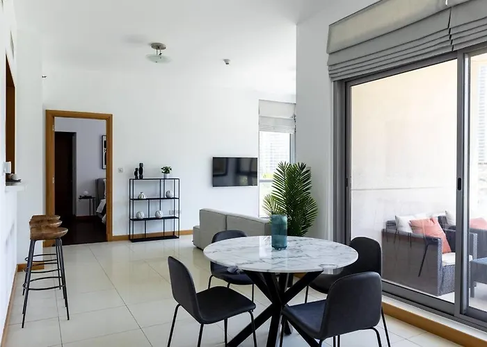 Dubai Marina, Two Bedrooms Apartment With Full Marina View