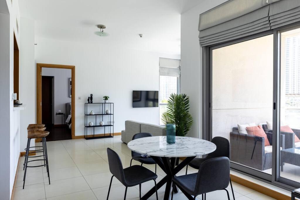 Marina, Two Bedrooms With Full Marina View Appartement
